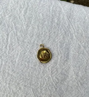 Circular Shell Charm